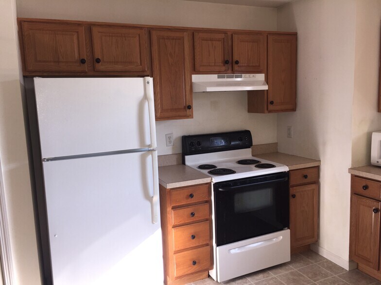 Building Photo - 35 Christine Dr