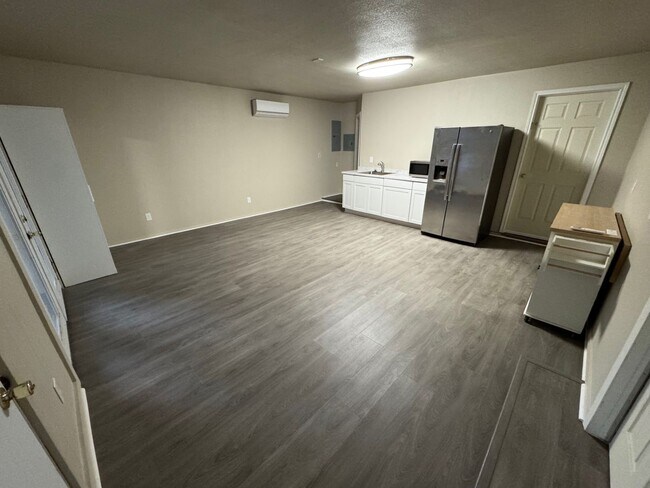 Building Photo - 5303 Shady Oak Cir