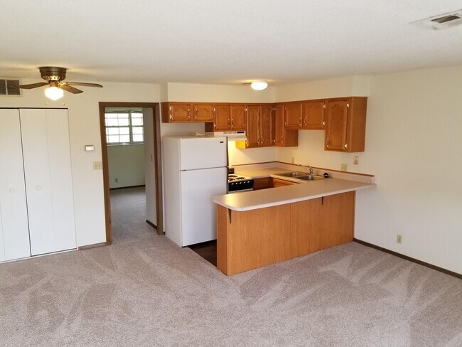 Building Photo - 2193 E Columbia St