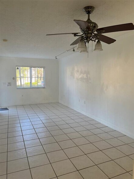 Building Photo - 2200 NW 78th Ave