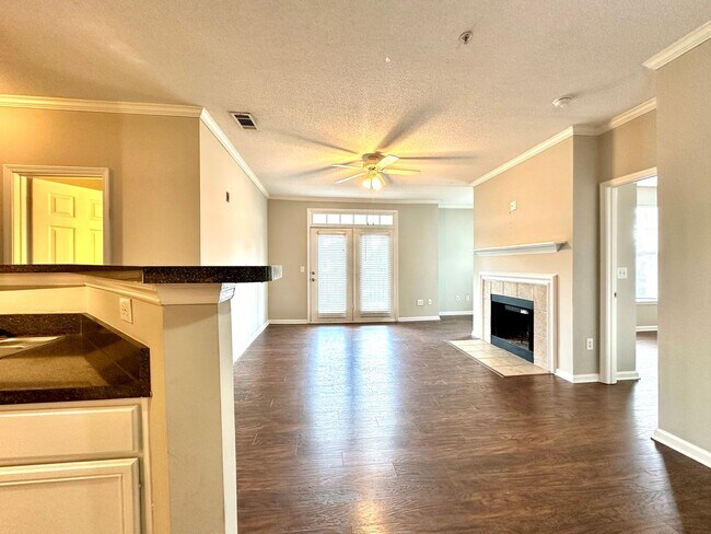 Building Photo - 2 Bedroom, 2 Bath Condo in The Concord West of The Ashley!