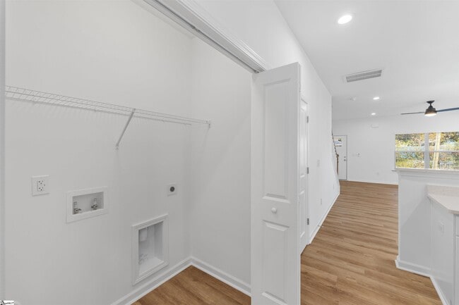 Building Photo - 13 Jamison St