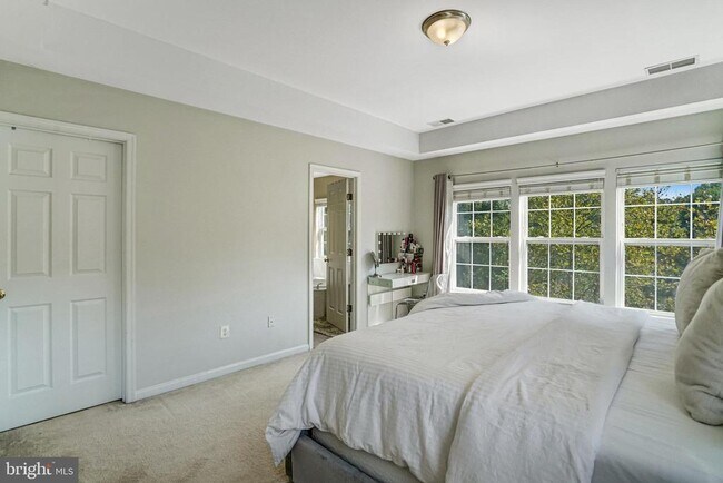 Building Photo - 8535 Wyngate Manor Ct