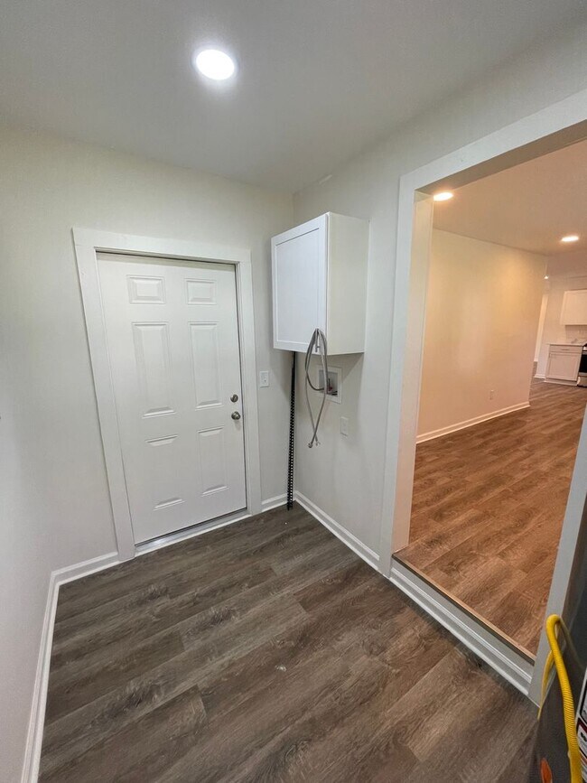 Building Photo - Completely remodeled 3/2 House- $2,150