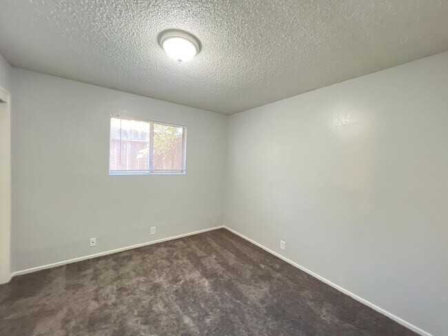 Building Photo - 2624 Loch Ness Ct