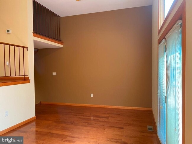 Building Photo - 49 Helios Ct