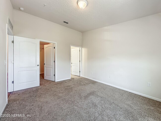 Building Photo - 218 Larkin Pl