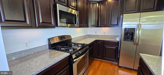 Building Photo - 5658 Virginia Ln