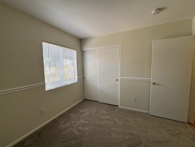 Building Photo - READY TO VIEW NOW! Adorable 3 Bed, 2 Bath ...
