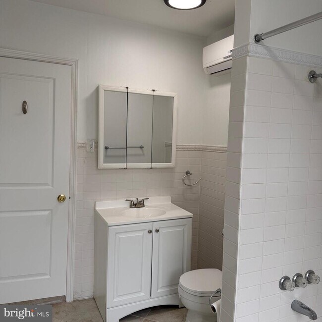 Building Photo - 753 S 22nd St