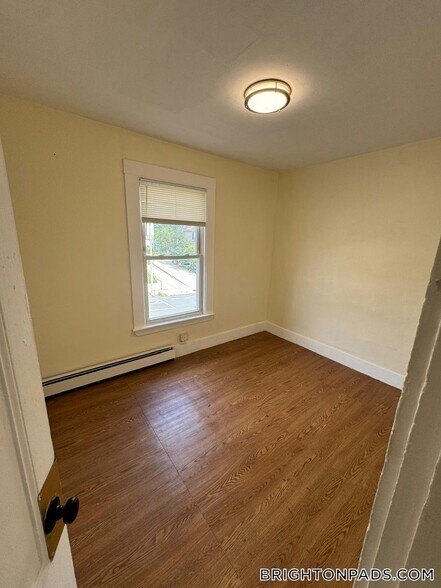 Building Photo - 44 Winship St
