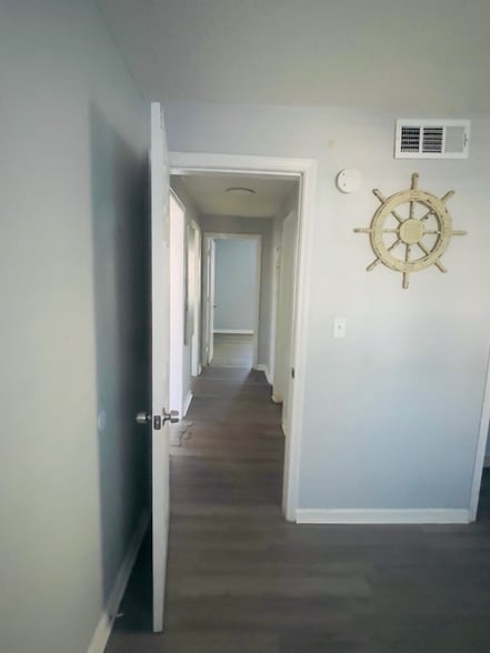 Building Photo - 407 15th Ave S