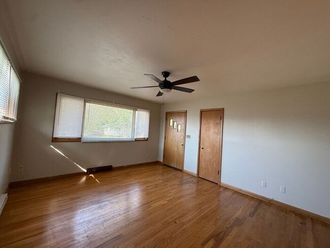 Building Photo - $1,600 | 3 Bedroom, 1 Bathroom House | No Pets | Available for Immediate Move In!