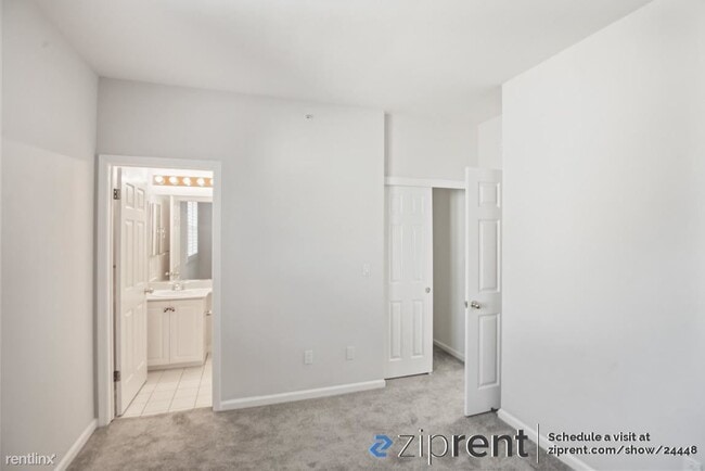 Building Photo - 3 br, 3 bath Townhome - 334 Dunsmuir Terra...