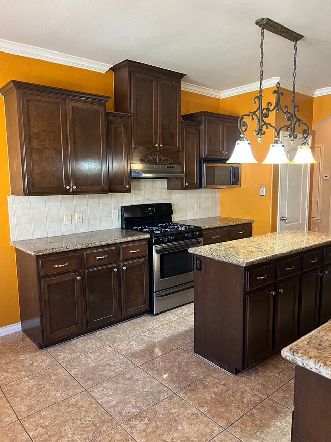 Building Photo - 3130 Dos Reales Loop