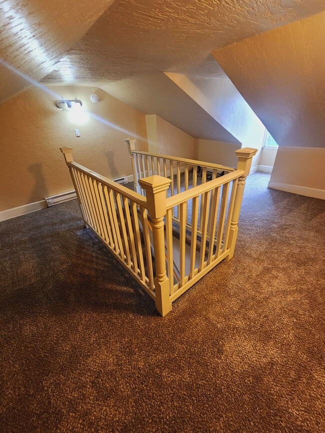 Building Photo - 2 Bed 1 Bath Townhouse for Rent in Lawrenc...