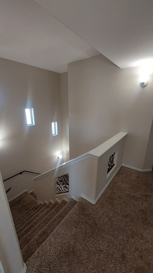 Building Photo - Backyard Oasis!!!  Beautiful 4 bedroom 2.5 bathroom 2 story home on corner lot!