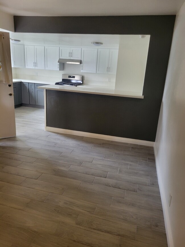 Building Photo - 723 Ivywood Dr