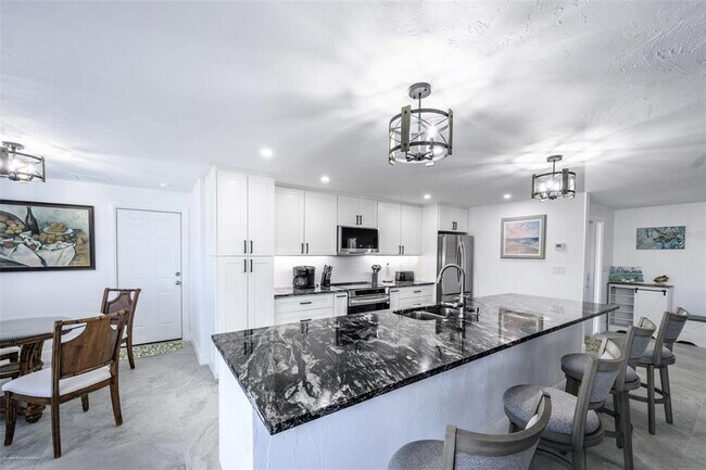 Building Photo - 149 Crescent Dr