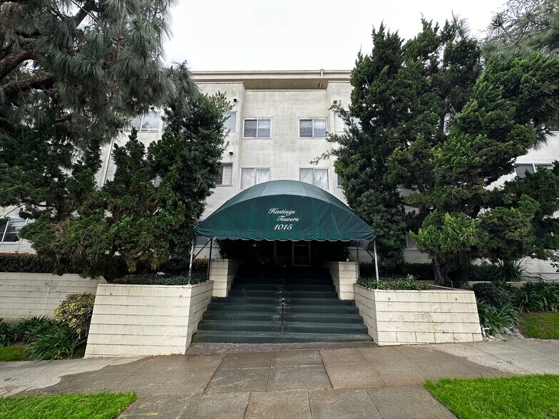 Building Photo - 1015 N Michillinda Ave