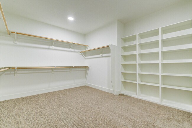 Building Photo - 2307 Jackson St