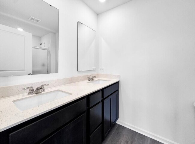 Building Photo - 324 Basin Ct