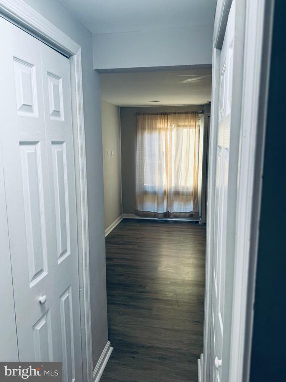 Building Photo - 9611 Brassie Way