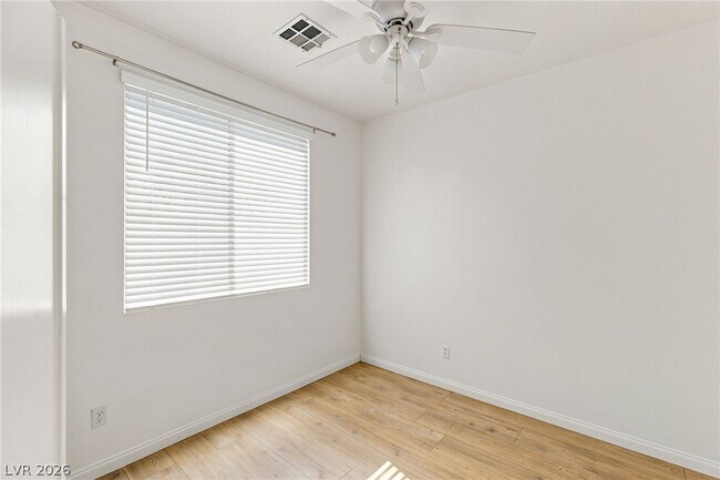 Building Photo - 10521 Angel Dreams Ave