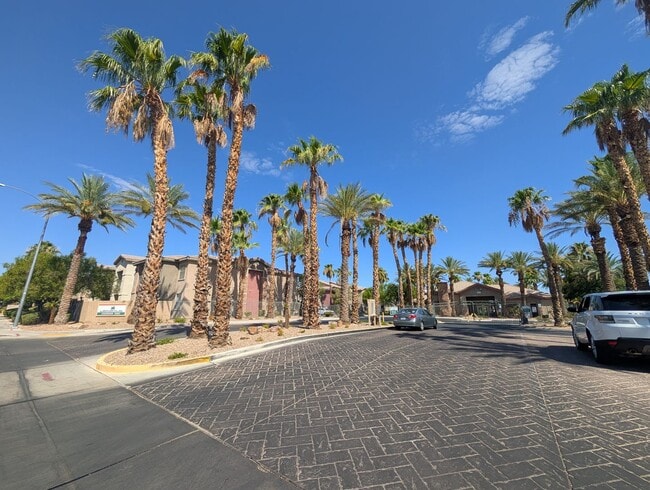 Building Photo - 8000 W Badura Ave