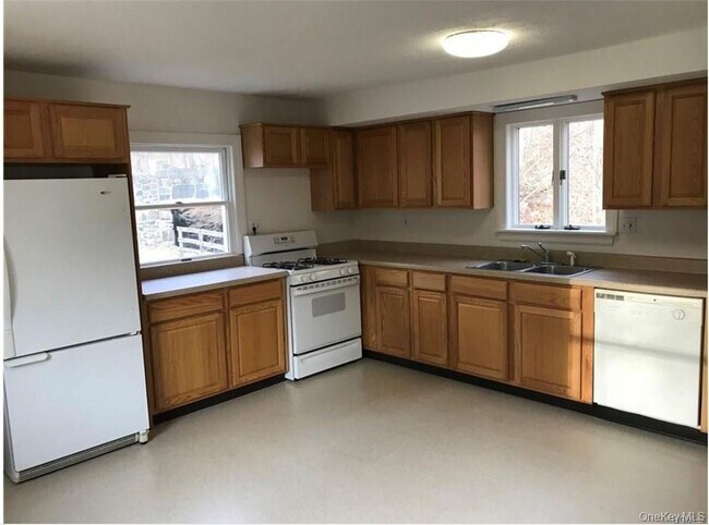 Primary Photo - 172 County Rte 105