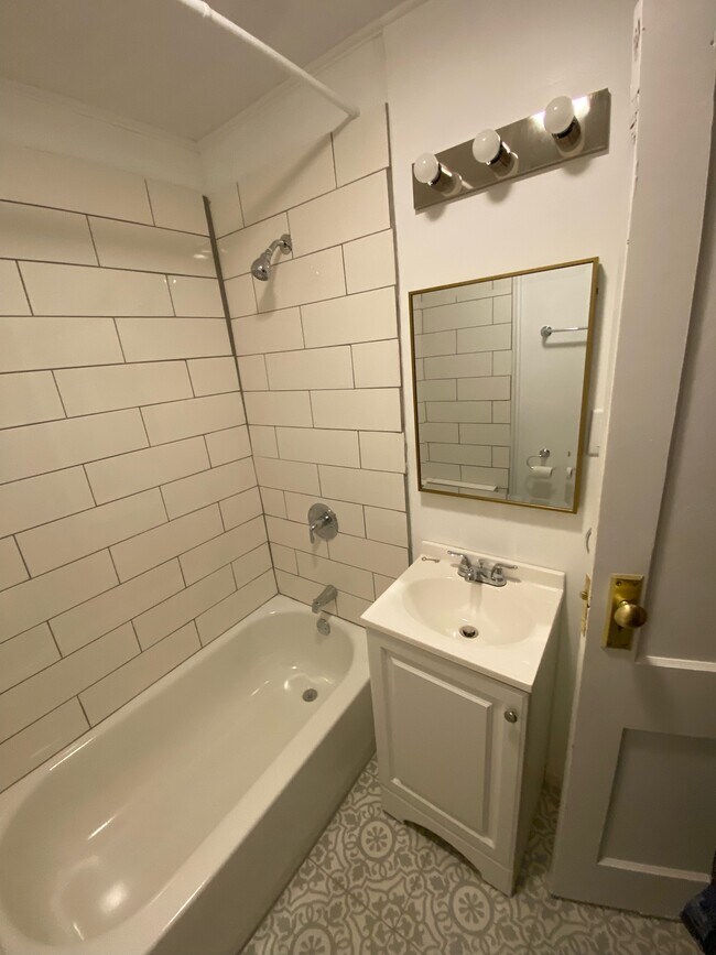New Bath - 1105 Sundown St