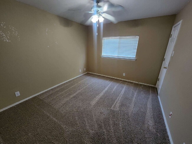 Building Photo - Spacious 4 Bedroom Home in Prime Medical Center Location