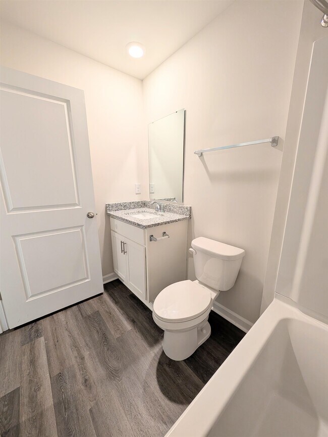 Building Photo - 620 Golden Resin Rd