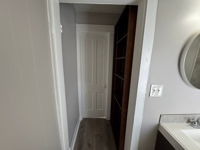 Building Photo - 3026 Monroe Ave