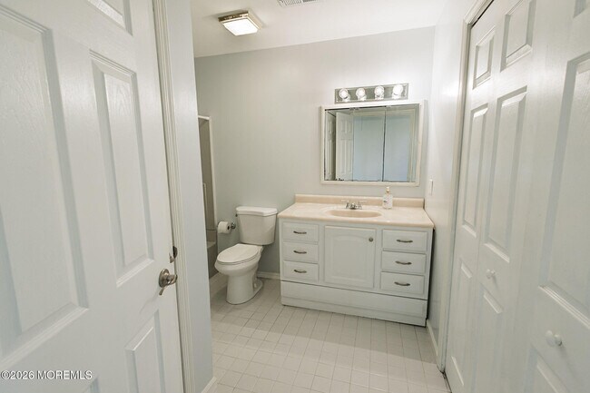 Building Photo - 1601 Alpine Trail