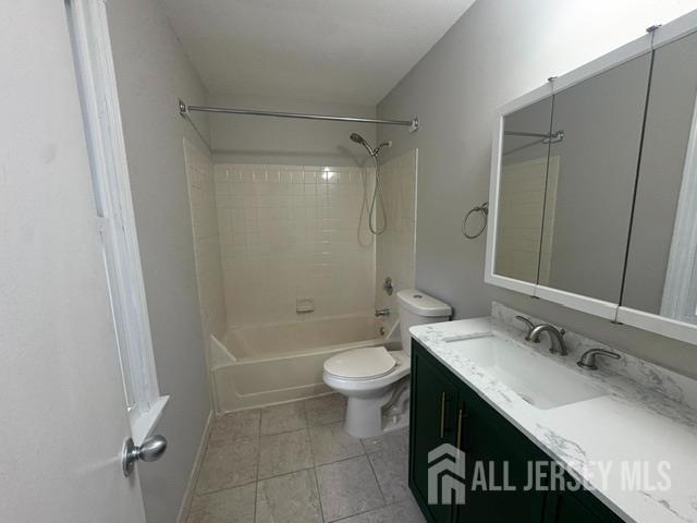 Building Photo - 81 Woodmere Dr