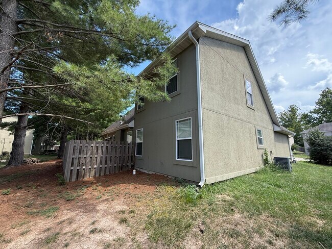 Building Photo - 405 S Village Cir