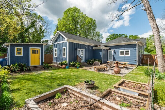 Building Photo - Gorgeous Home near Downtown Durham!