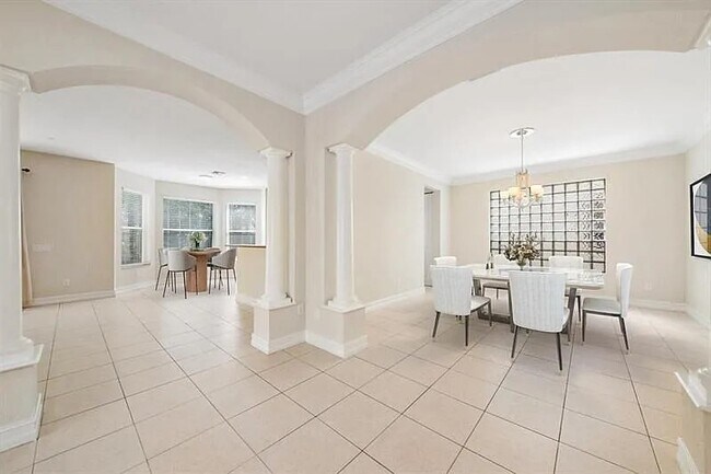 Building Photo - 8477 Breezy Hill Dr