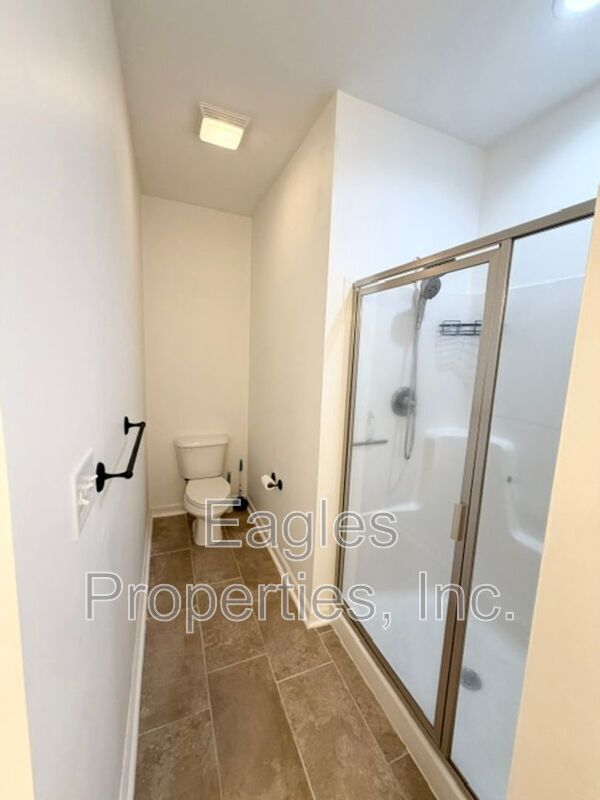 Building Photo - 328 N Landing Dr