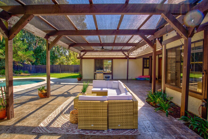 Building Photo - 33180 Vino Way