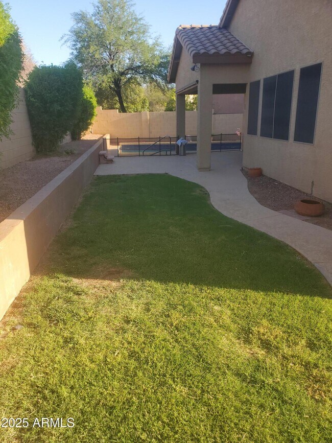Building Photo - 26111 N 67th Dr