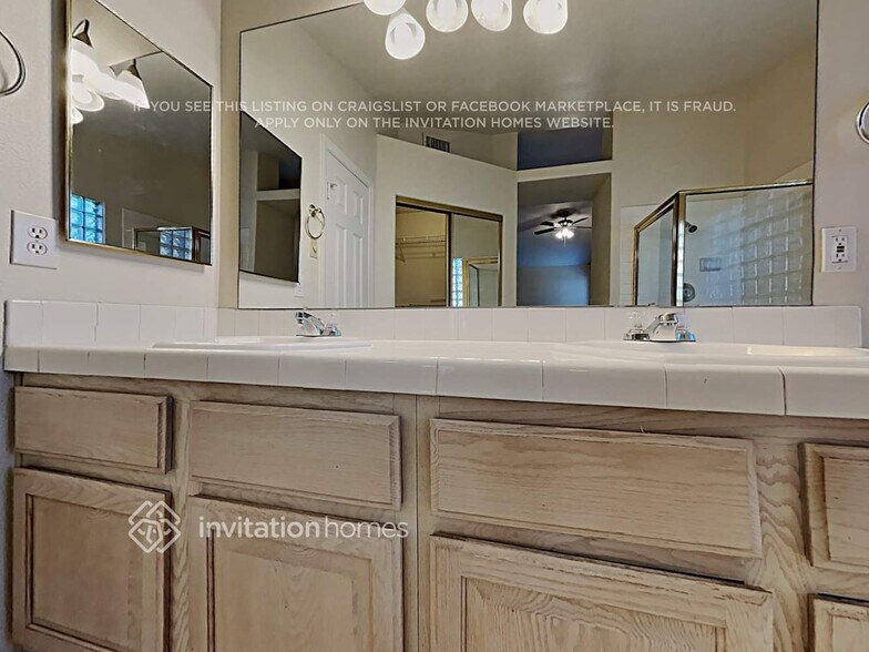 Building Photo - 7720 Fall Cliff Rd