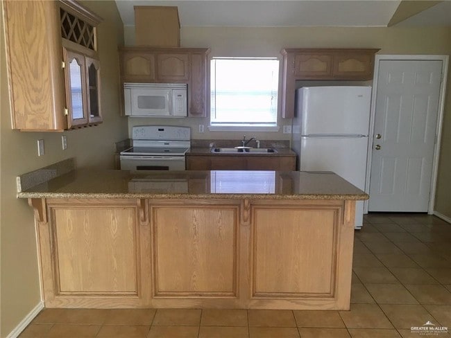 Building Photo - 2503 Salvatierra Ave