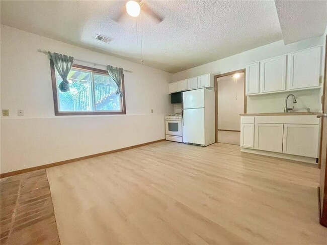 Building Photo - 13438 70th Pl N