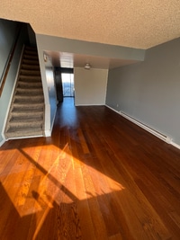 Building Photo - 44 Royal Crest Dr