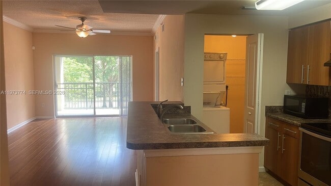 Building Photo - 6020 W Sample Rd