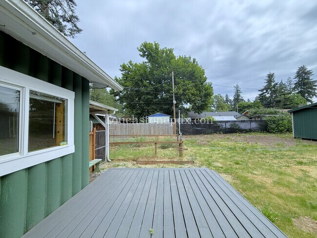 Building Photo - 5660 SE 125th Ave