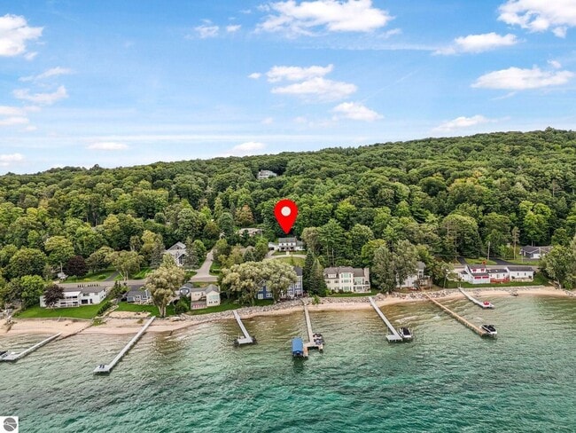 Building Photo - Furnished Executive Extended Stay Rental on Old Mission Peninsula