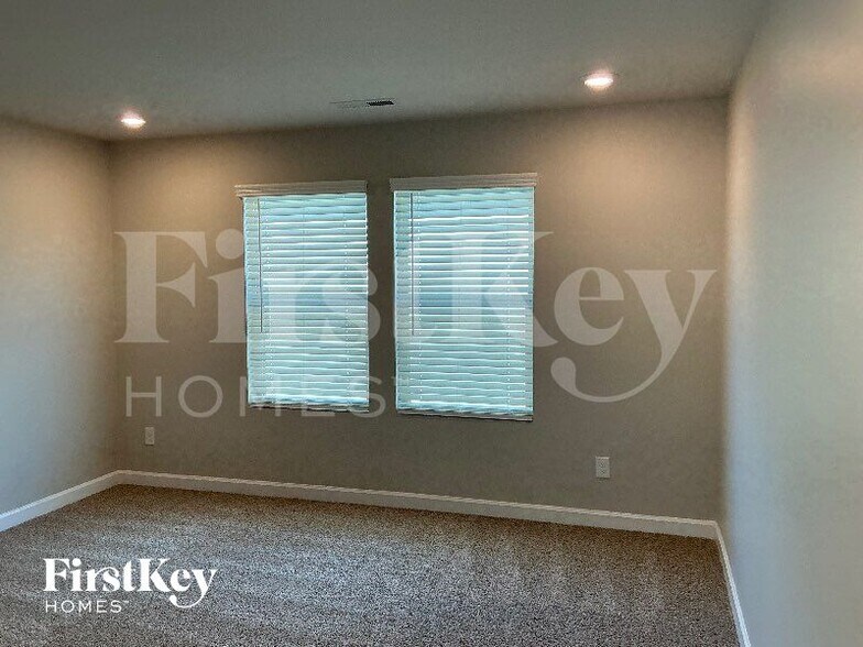 Building Photo - 11917 Silverheel Ln